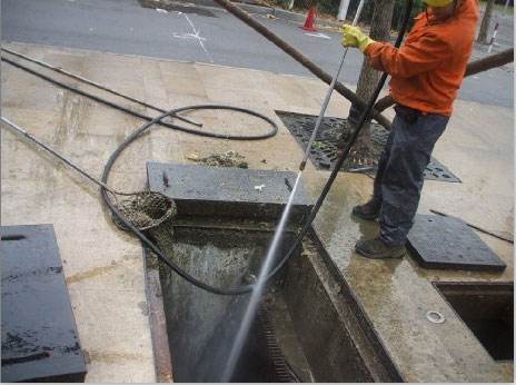 抚松池底污泥如何清理